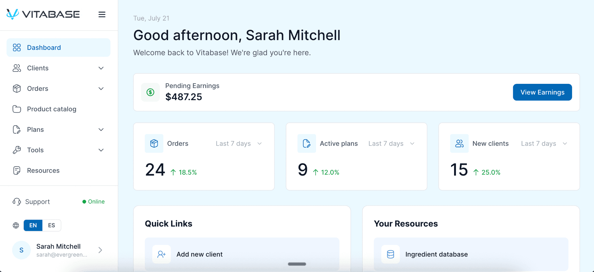 Vitabase practitioner dashboard showing pending earnings, order and client metrics, and quick links